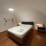 Suite169 Black Бари