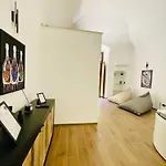 Suite169 Black Бари