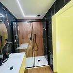 아파트 Suite169 Black 바리