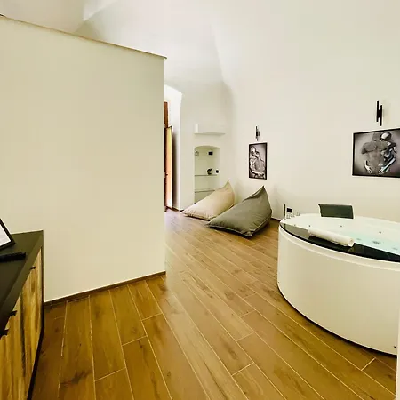 Suite169 Black