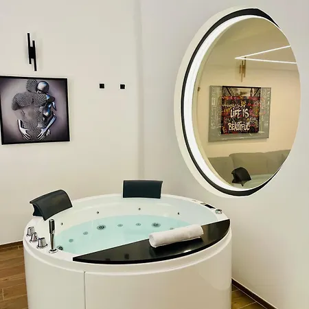 Suite169 Black