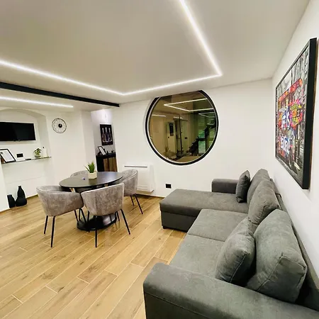 Διαμέρισμα Suite169 Black Μπάρι