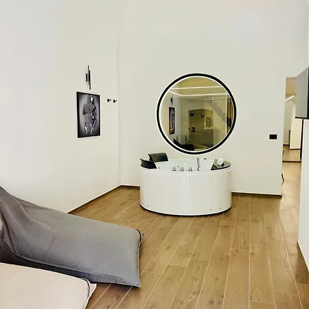 Apartment Suite169 Black