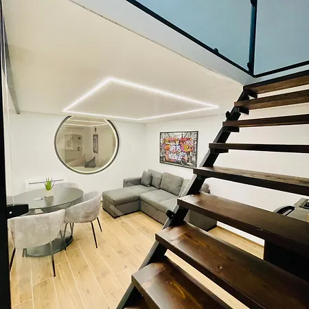 Διαμέρισμα Suite169 Black *