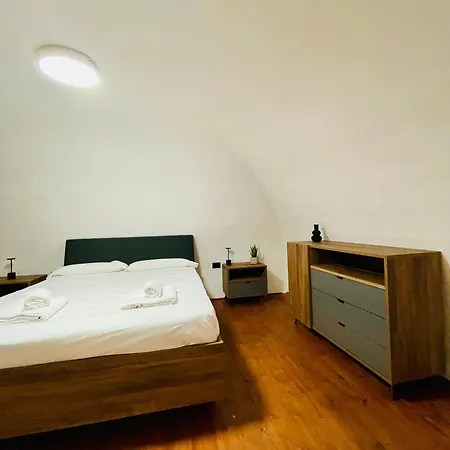 Apartment Suite169 Black
