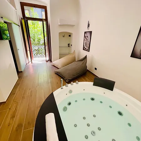 Suite169 Black Μπάρι